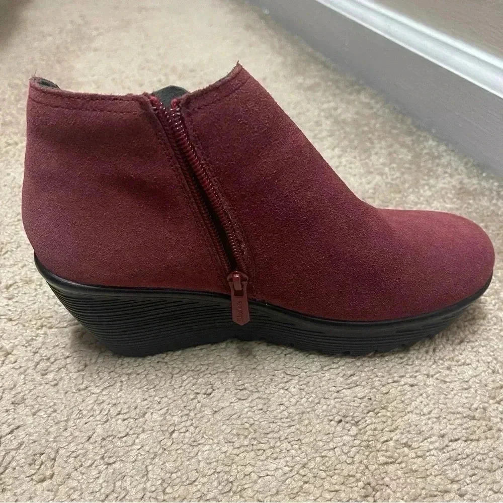 SKECHERS Parallel Ditto Asymmetric Collar Suede Ankle Bootie Burgundy Womens 6 - Picture 6 of 12